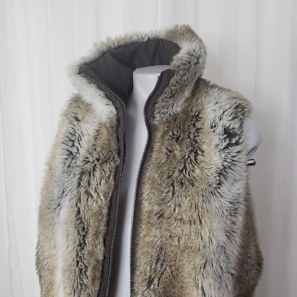 Weatherproof Garment Compant faux fur reversible vest size medium gray brown - Picture 2 of 10